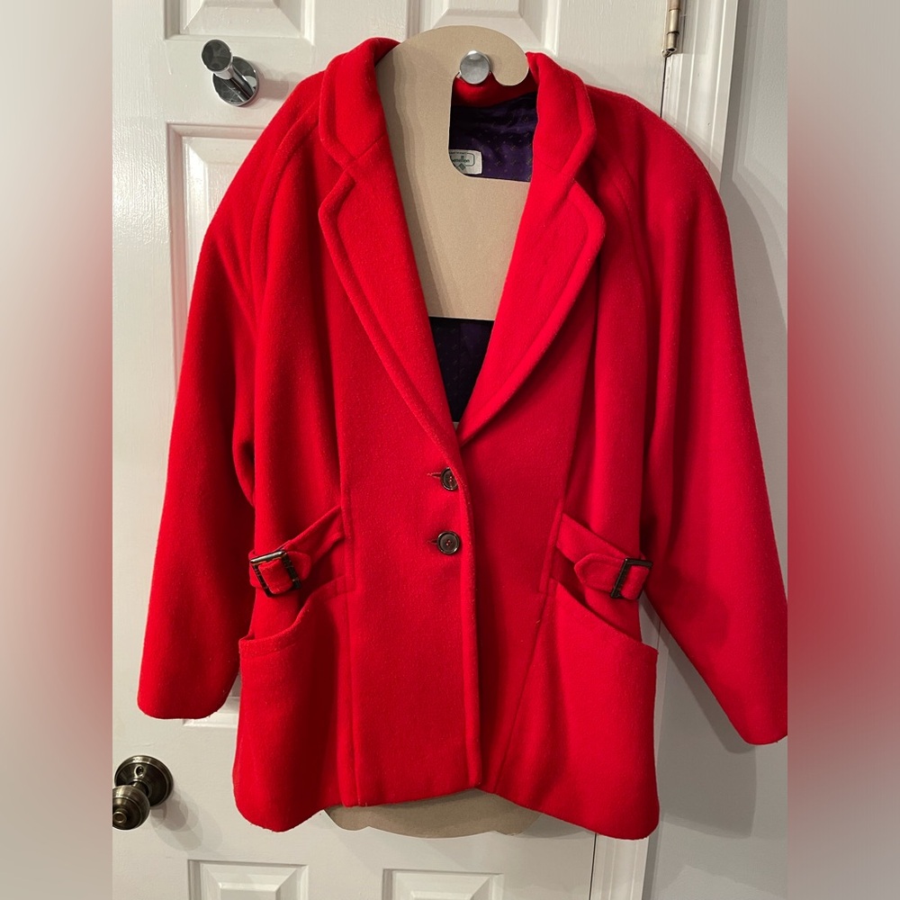 STUNNING 80’s VINTAGE UNITED COLORS OF BENETTON RED WOOL COAT. MADE IN ITALY!